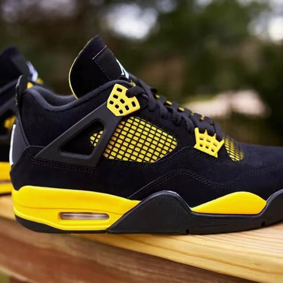 🌸 Air Jordan 4 AJ4 Black and Yellow Thunder Gong 2023 Edition Basketball shoes - Picture 3 of 4